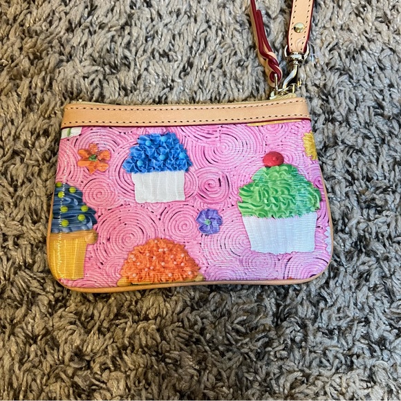 NWOT Dooney & Bourke Wristlet in Cupcakes - Picture 2 of 4